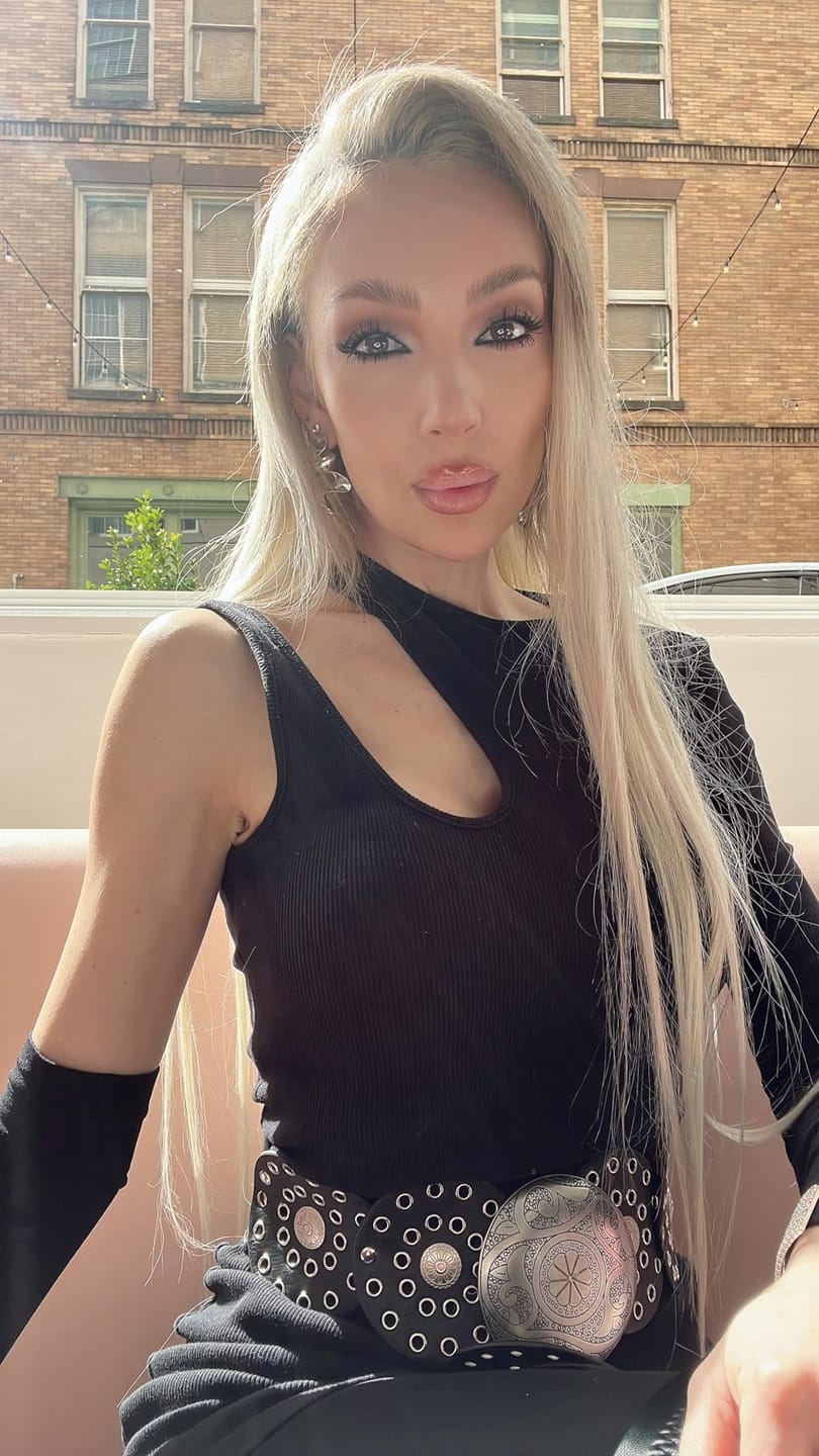 Customer photo review of Best Pre Bonded Human Hair Extensions K Tip 100% Virgin Human Hair White Blonde (#60)