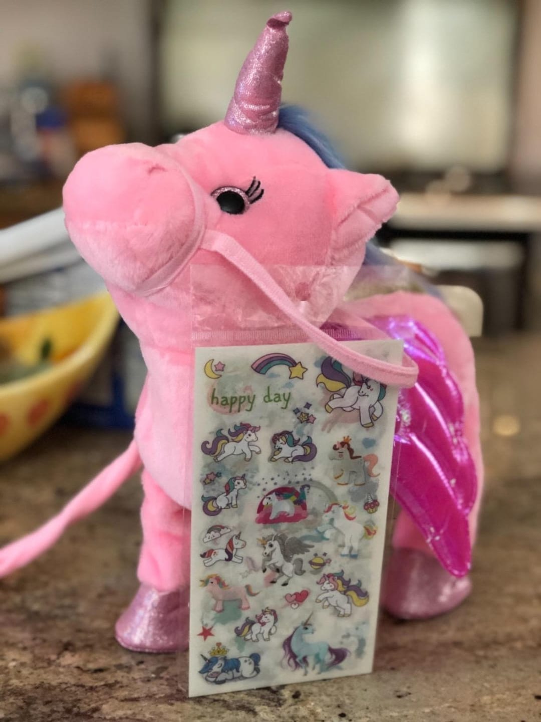 Customer photo review of Einhorn Kuscheltier Interaktiv | Laufend Singend Magisches Plüschtier mit Fernbedienung