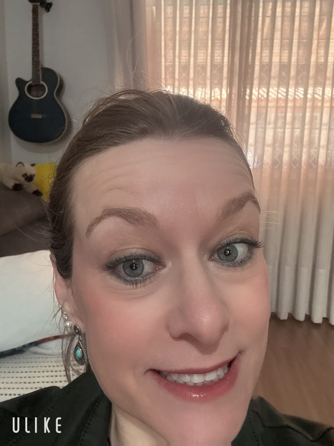 Customer photo review of Lapiseira Para Olhos Olive Green - Vizzela - Verde Oliva Efeito Metalizado