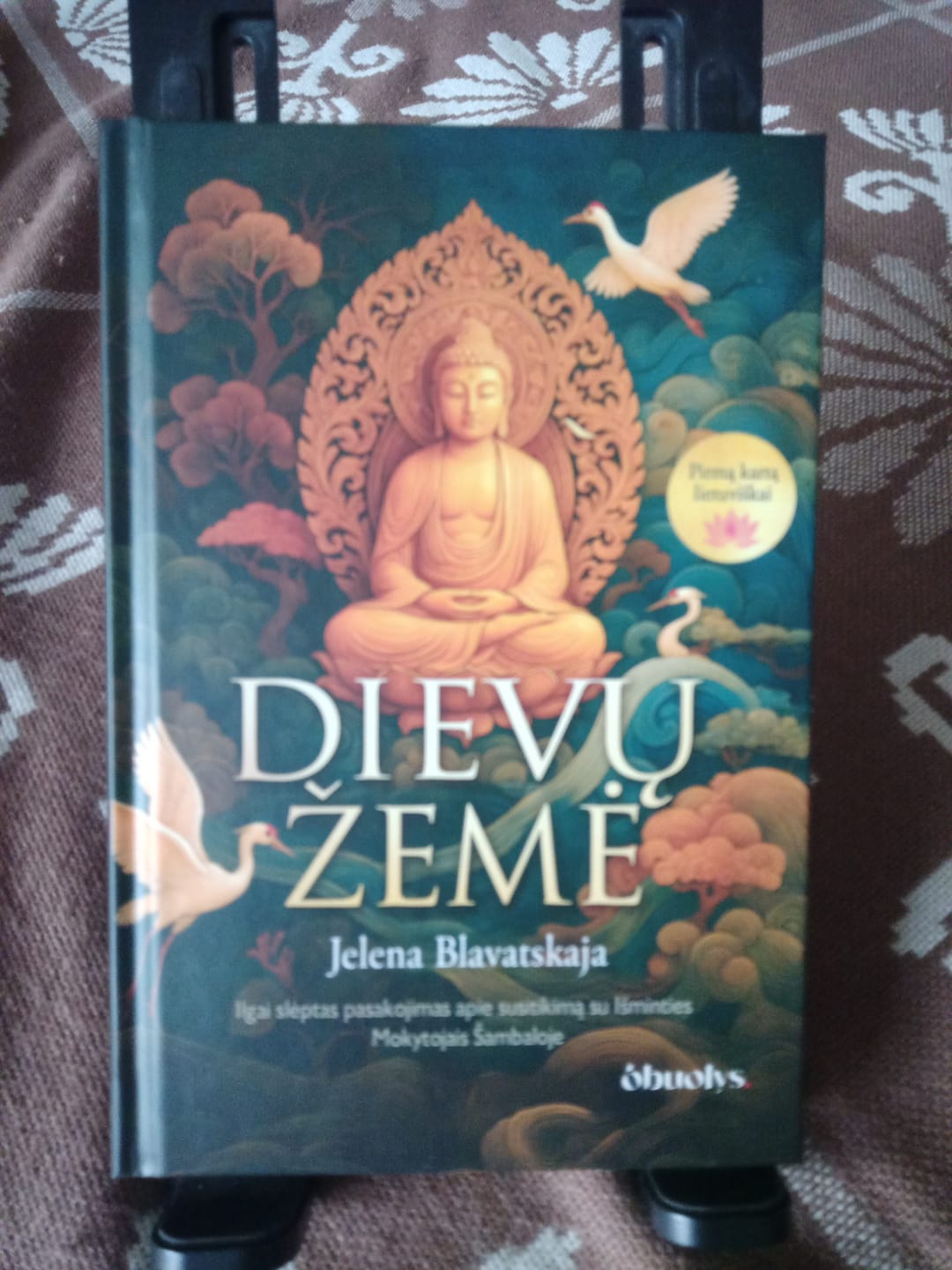 Customer photo review of Dievų žemė: ilgai slėpti pasakojimai apie apsilankymą Šambaloje pas Išminties Mokytojus