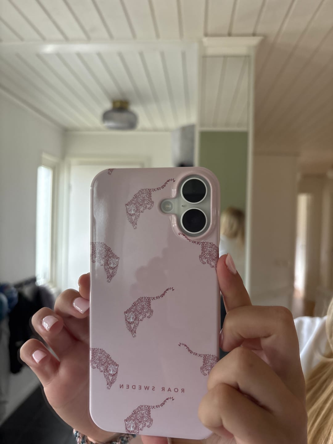 Customer photo review of Kitty - Slim case