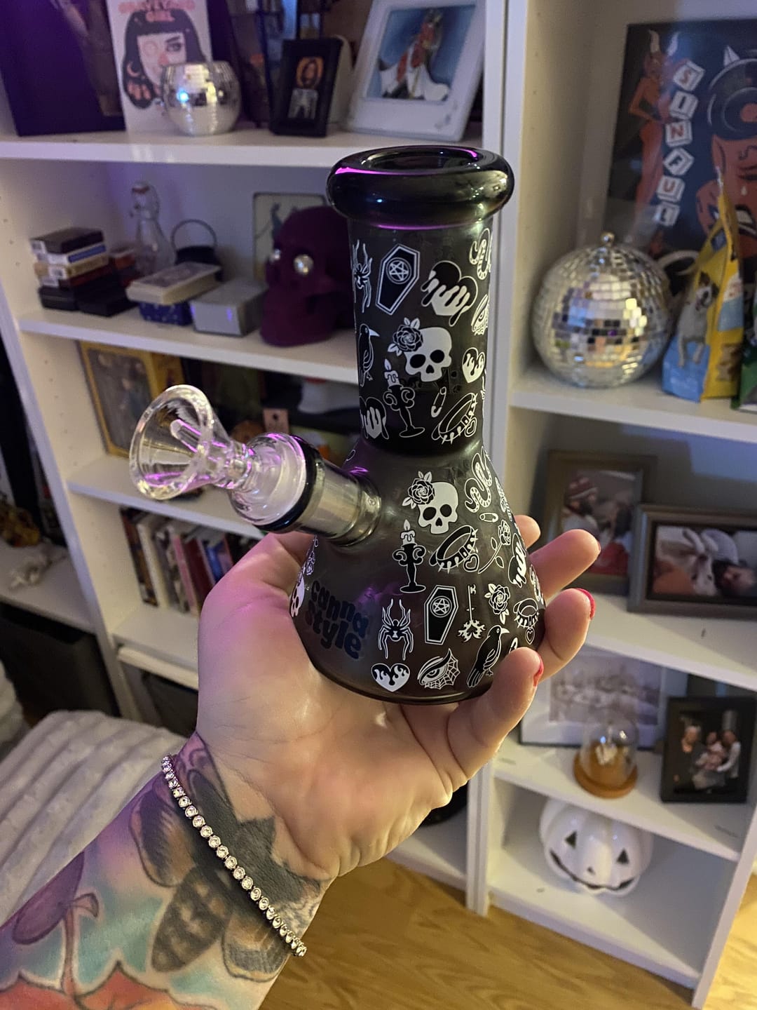 Customer photo review of GOTH BONG 6"