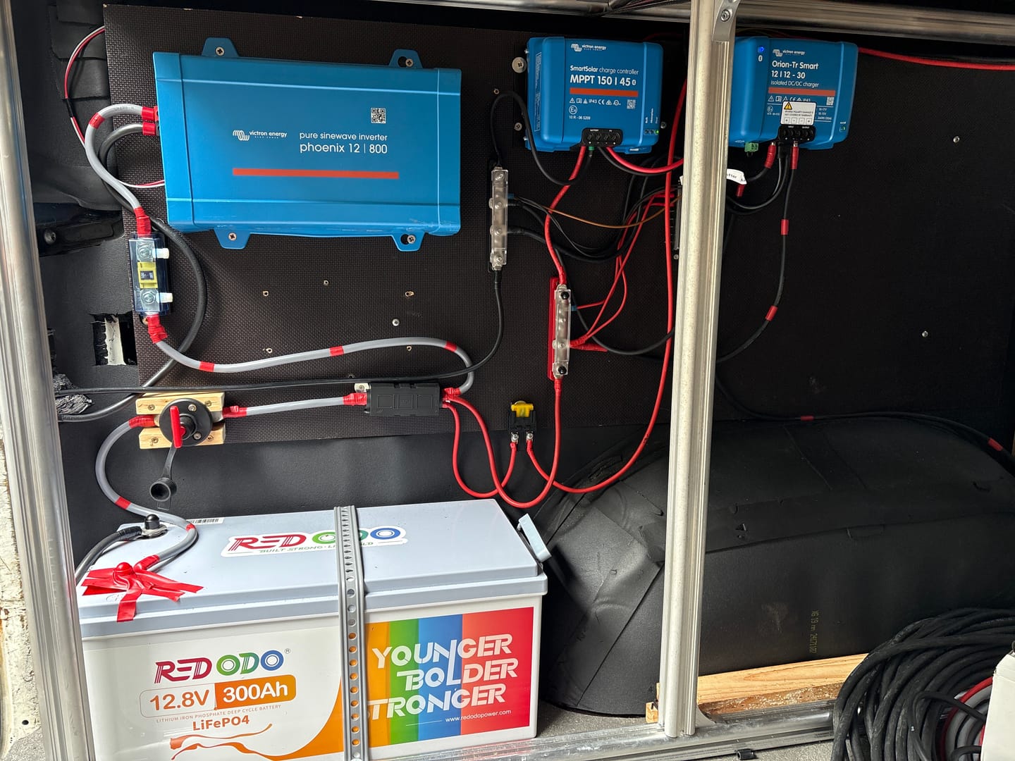Customer photo review of Befreiung von 19% MwSt - Redodo 12V 300Ah LiFePO4 Akku