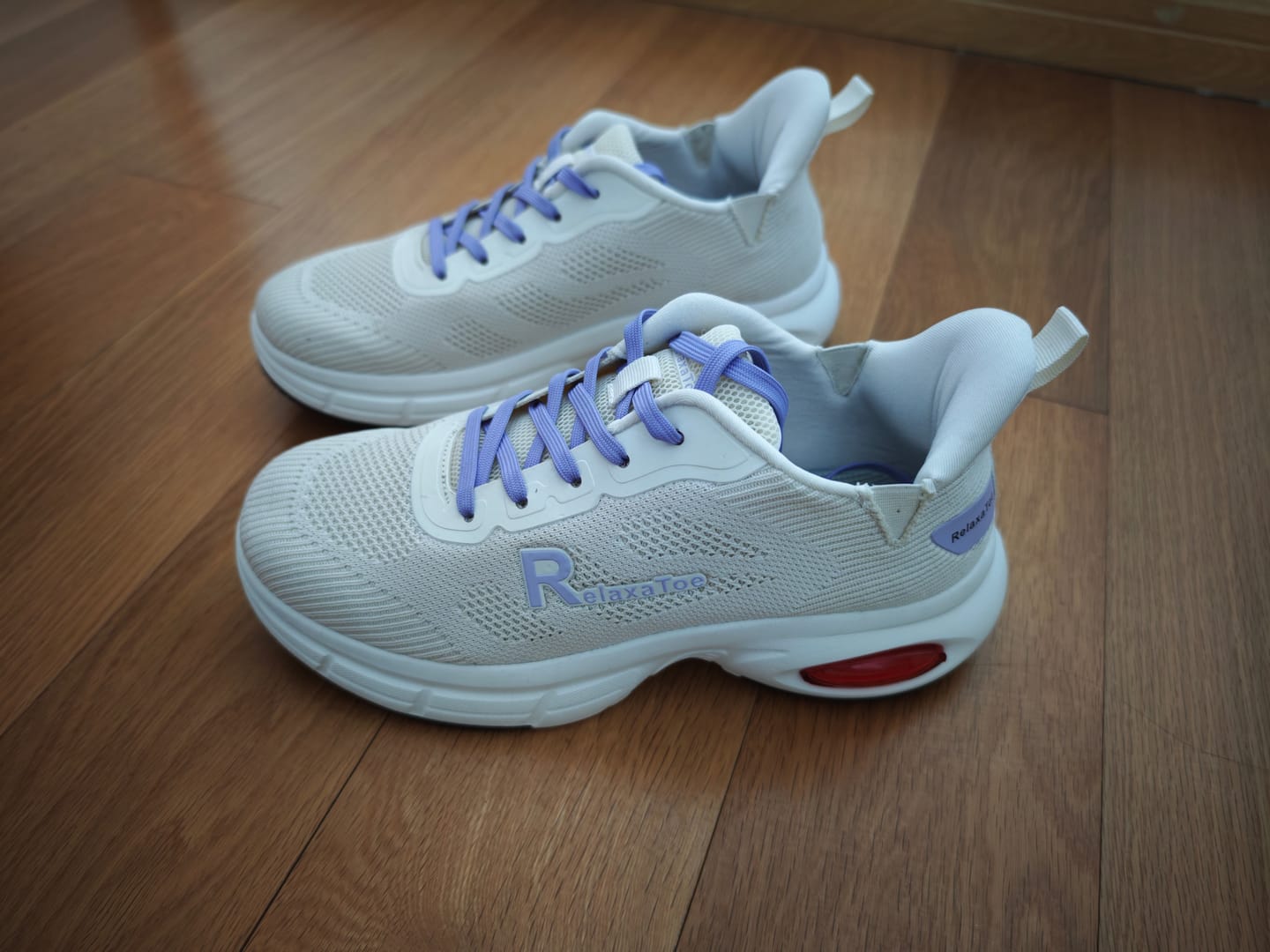 Customer photo review of RelaxaToe Hands-Free Wide Toe Box Walking Shoes