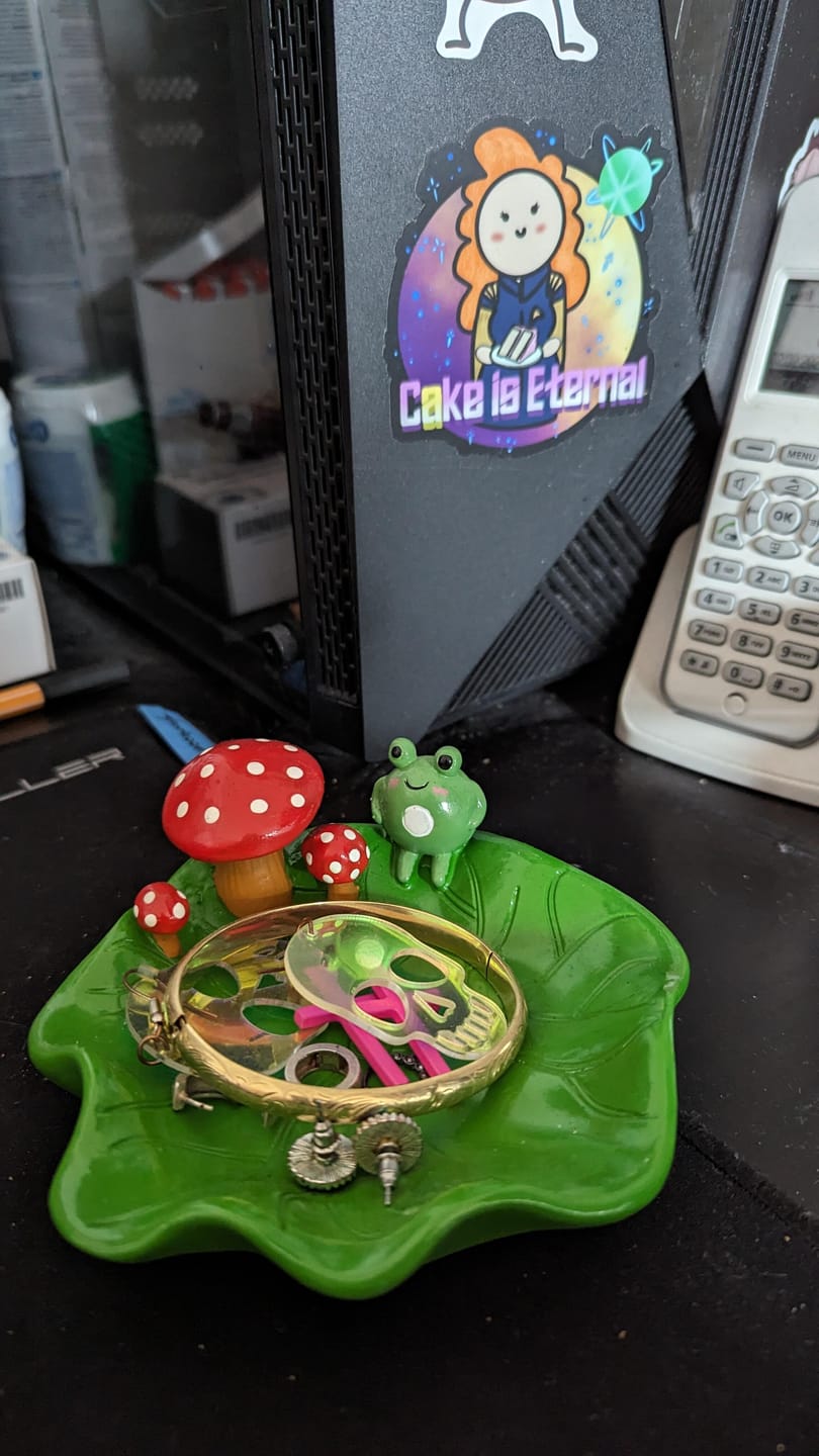 Customer photo review of FROG LILY PAD ASHTRAY