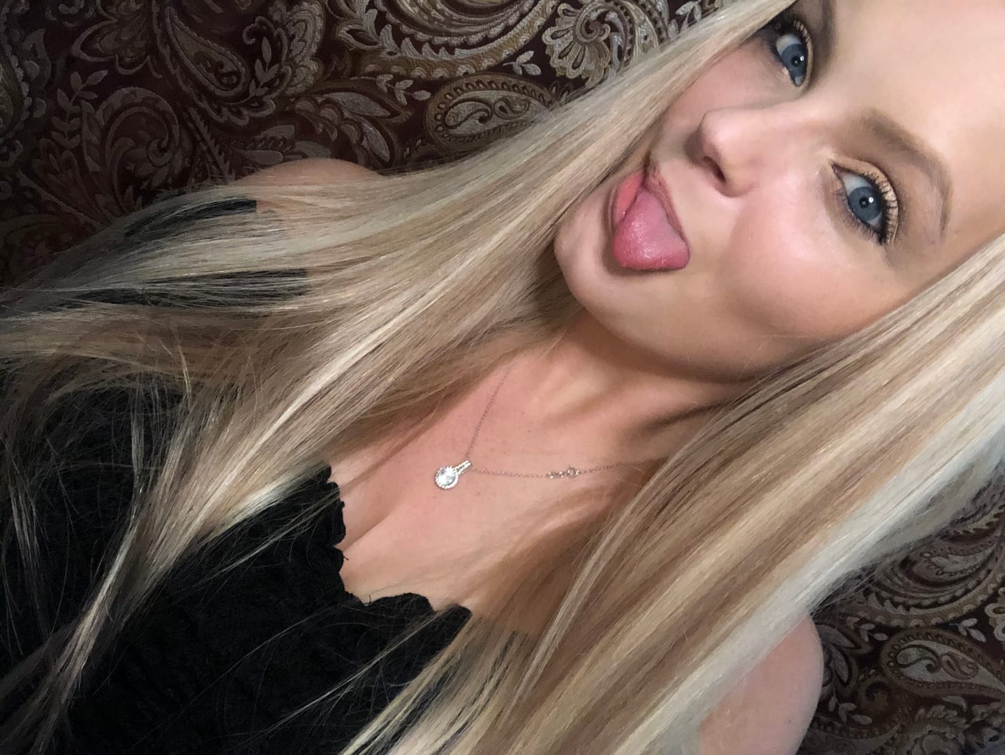 Customer photo review of 6x7 Inches Virgin Human Hair Toppers Mono Base Blonde Highlights #P16/22