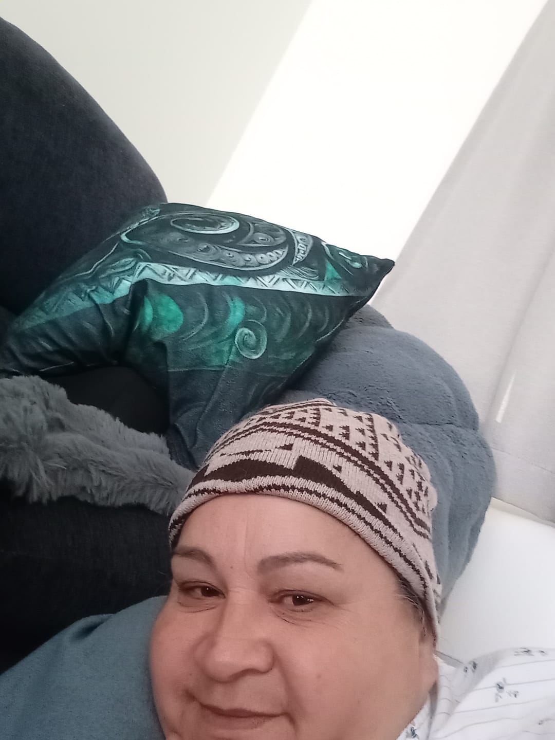 Customer photo review of Waharua Kōpito Parauri/One-tea Pōtae (Brown/Natural Beanie)