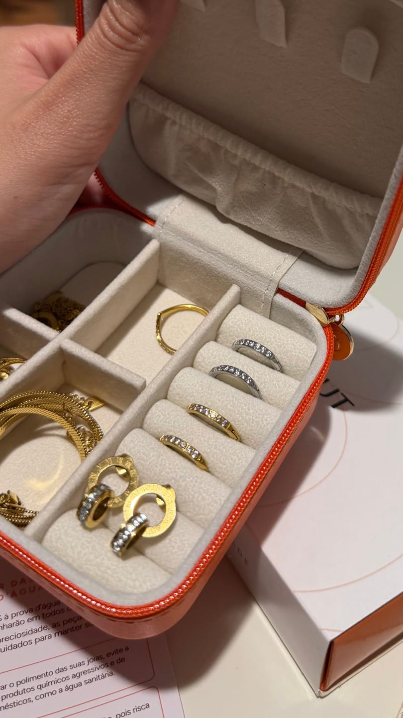 Customer photo review of Brincos de Argola com Pedras Brilhantes 10MM Banhados em Ouro 18k