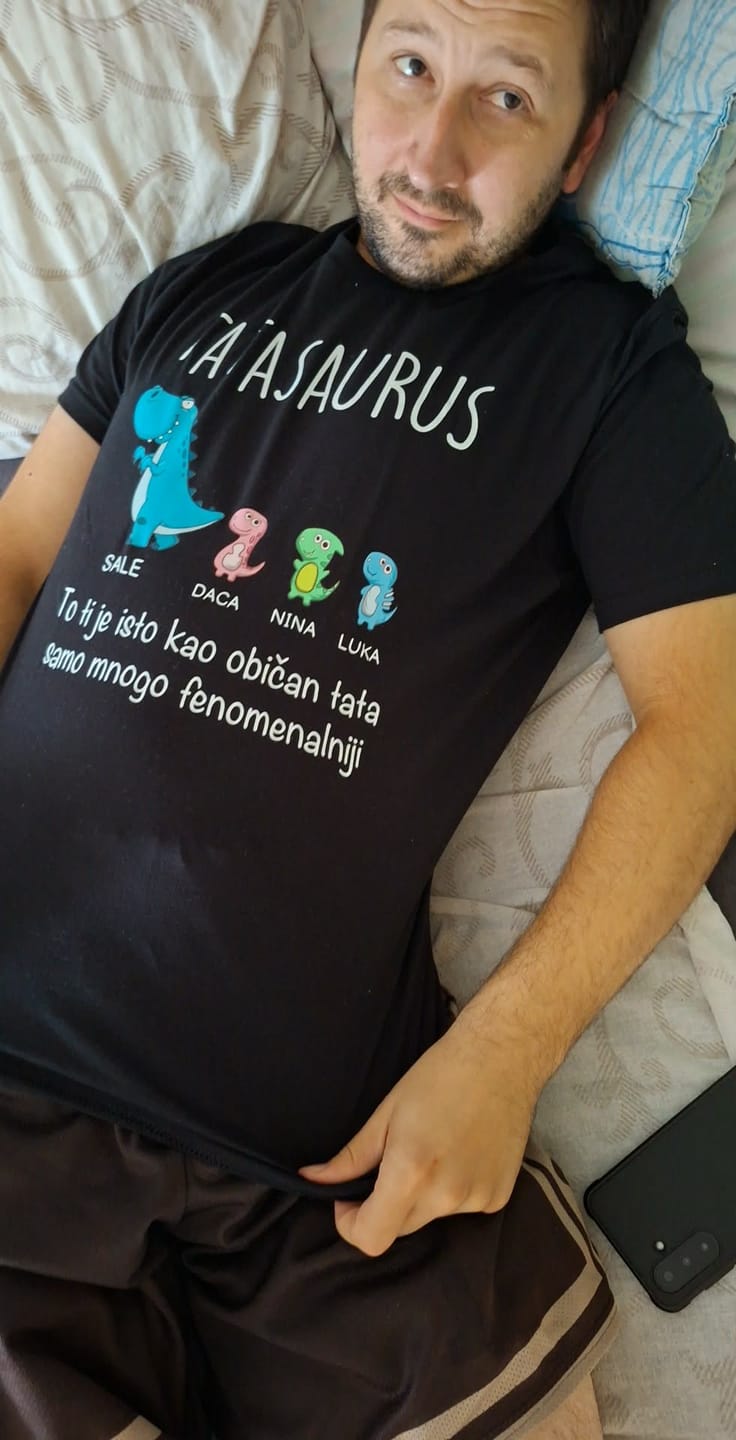 Customer photo review of Tatasaurus i deca majica