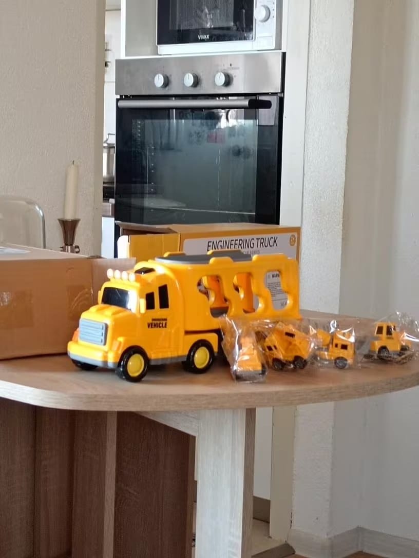 Customer photo review of Spielzeug LKW mit Licht und Sound | Transporter Set 4 Mini Autos Kinder