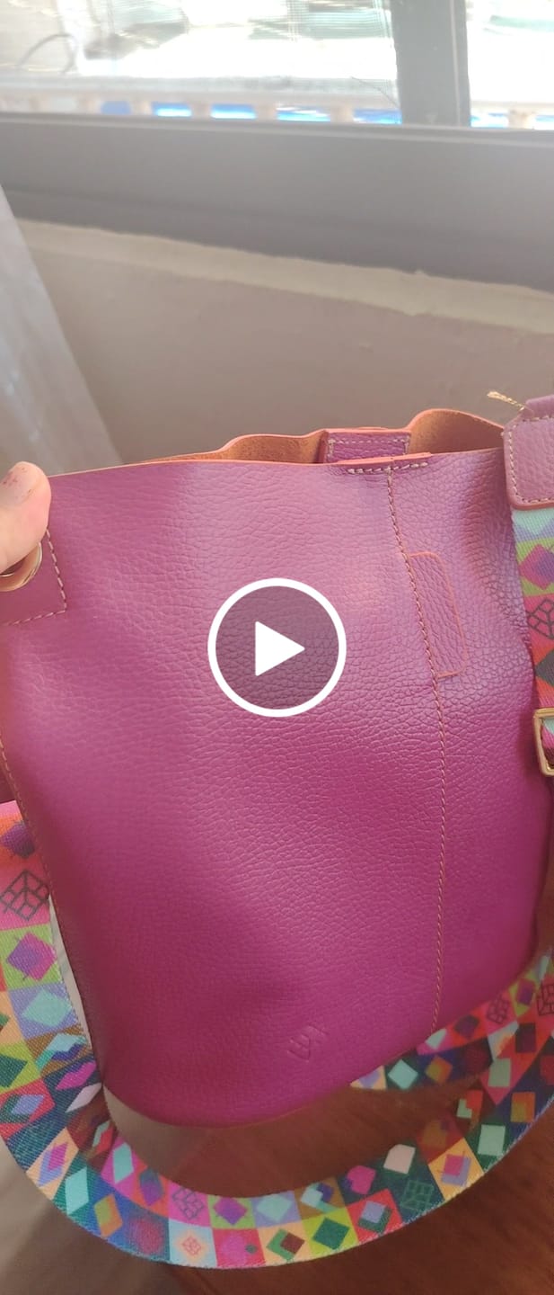 Customer video review of Zaira Bucket bag - Orquídea