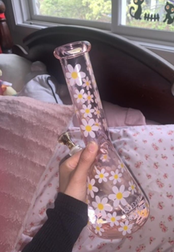 Customer photo review of RETRO DAISY BONG 10"