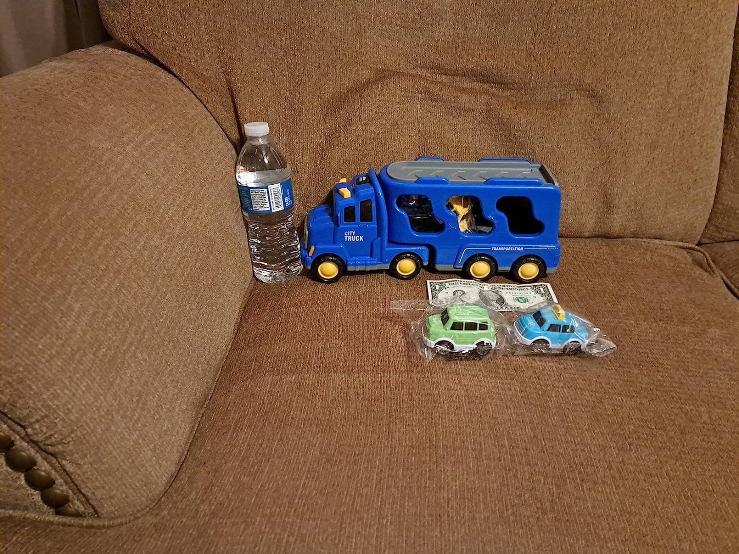Customer photo review of Spielzeug LKW mit Licht und Sound | Transporter Set 4 Mini Autos Kinder