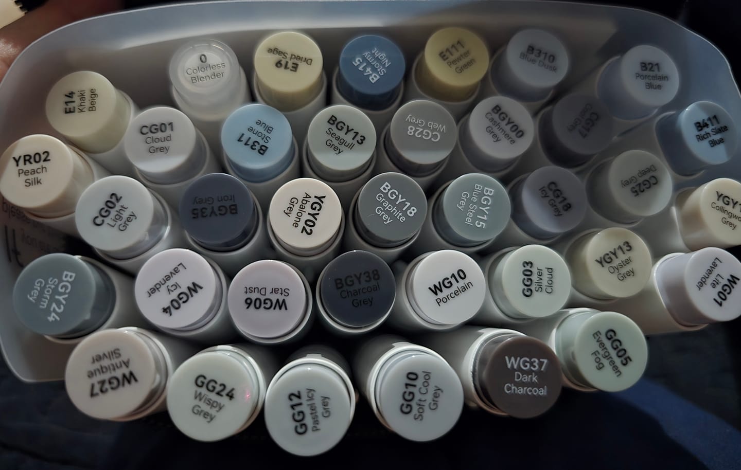 Customer photo review of Ohuhu Honolulu 36 Gray Tone Colors Dual Tips Alcohol Art Markers (New Color Codes)