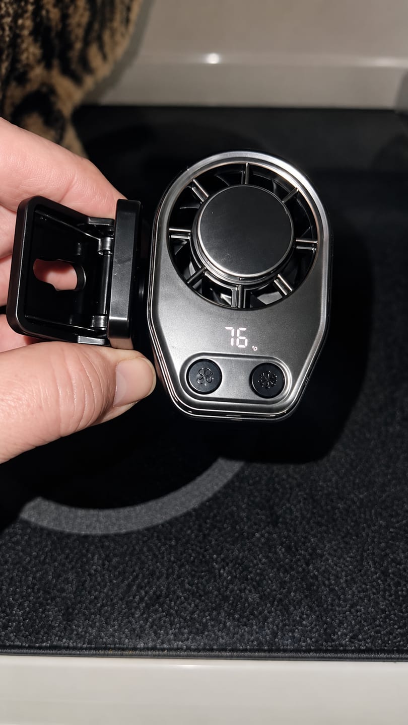 Customer photo review of Lunoox™ Clip-On Cooling Fan