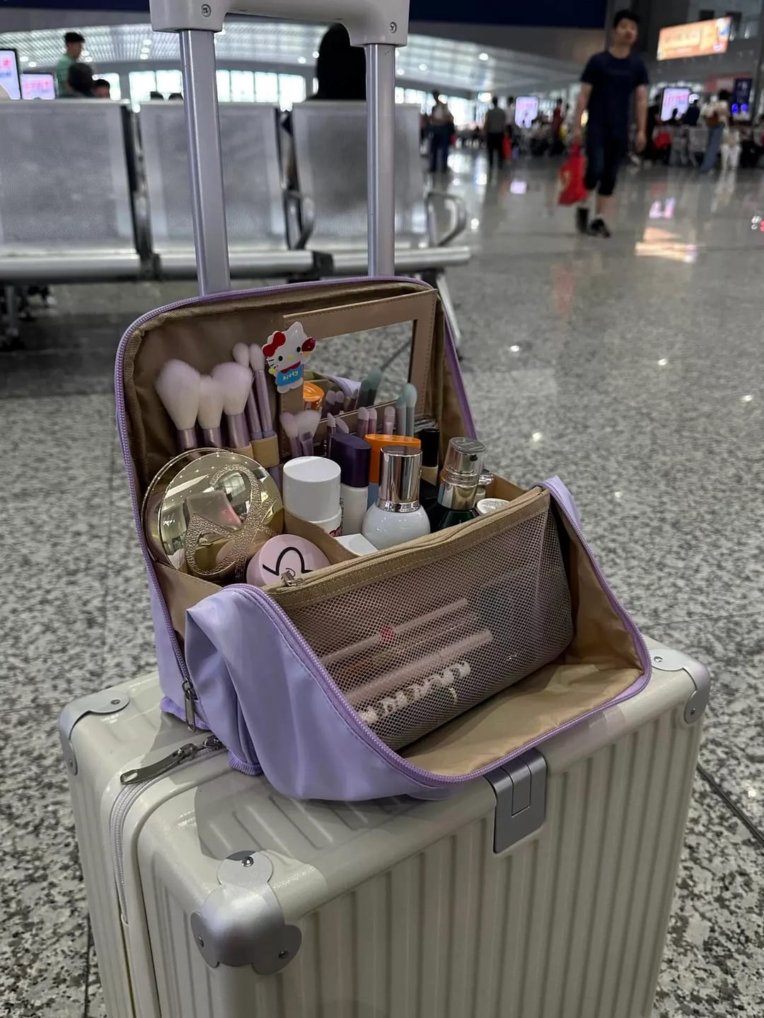 Customer photo review of Waterproof Large-Capacity Portable Makeup Bag