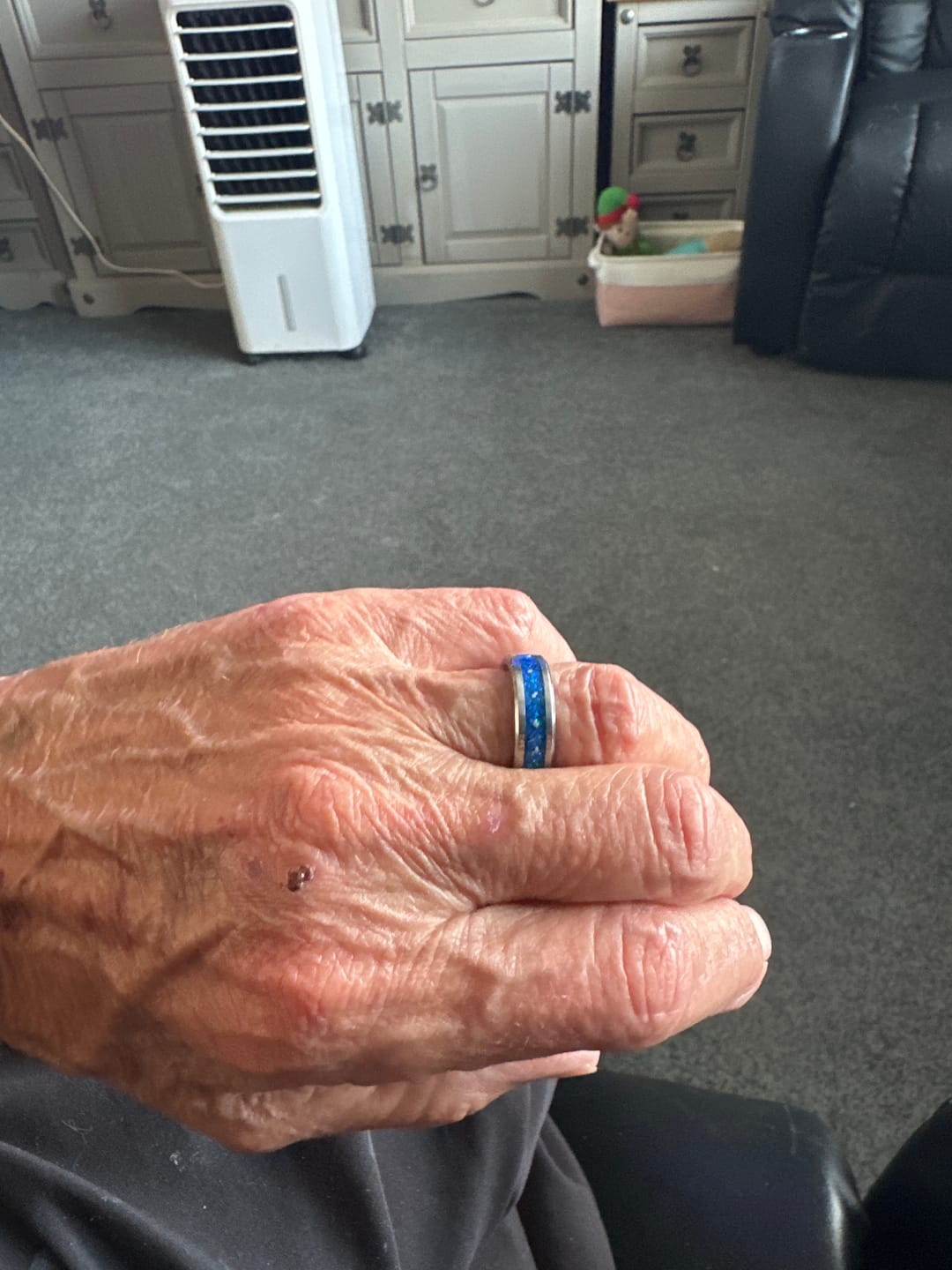Customer photo review of 6mm width channel ring - Alternative metals