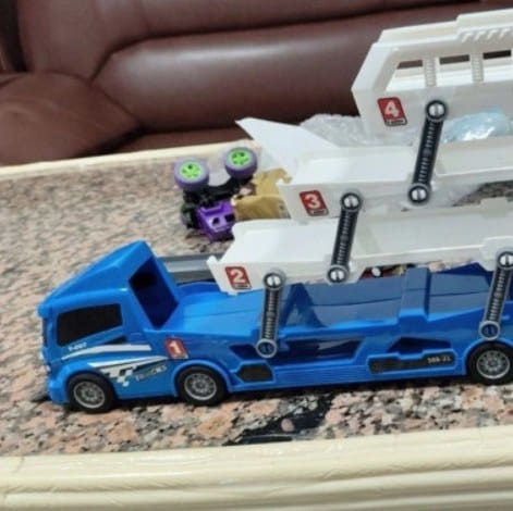 Customer photo review of LoadRacer Spielzeug Autotransporter | 6 Mini Autos Rennbahn LKW Lernspielzeug