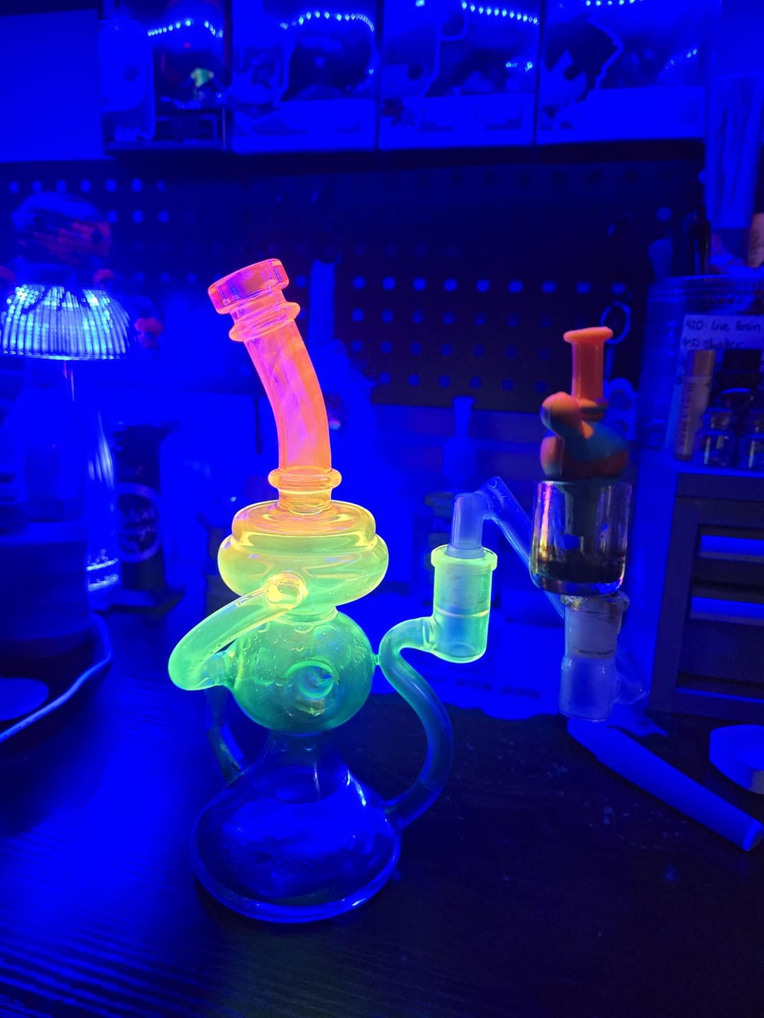 Customer photo review of NEON RAINBOW RECYCLER BONG (uv reactive)