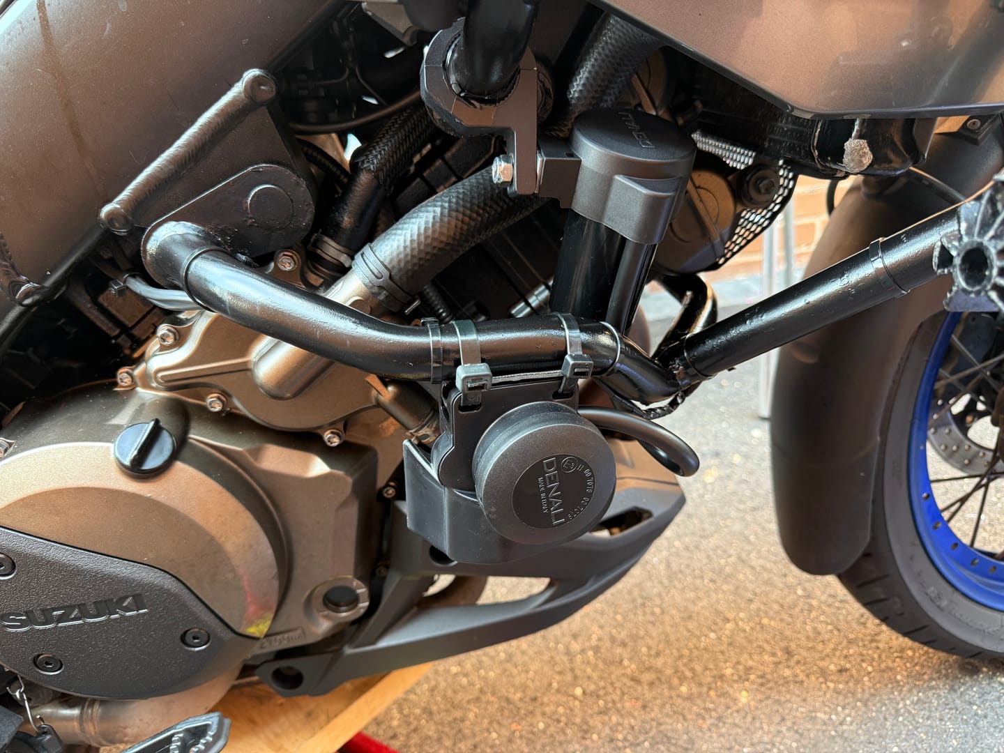 Customer photo review of SoundBomb™ Split Dual-Tone Air Horn