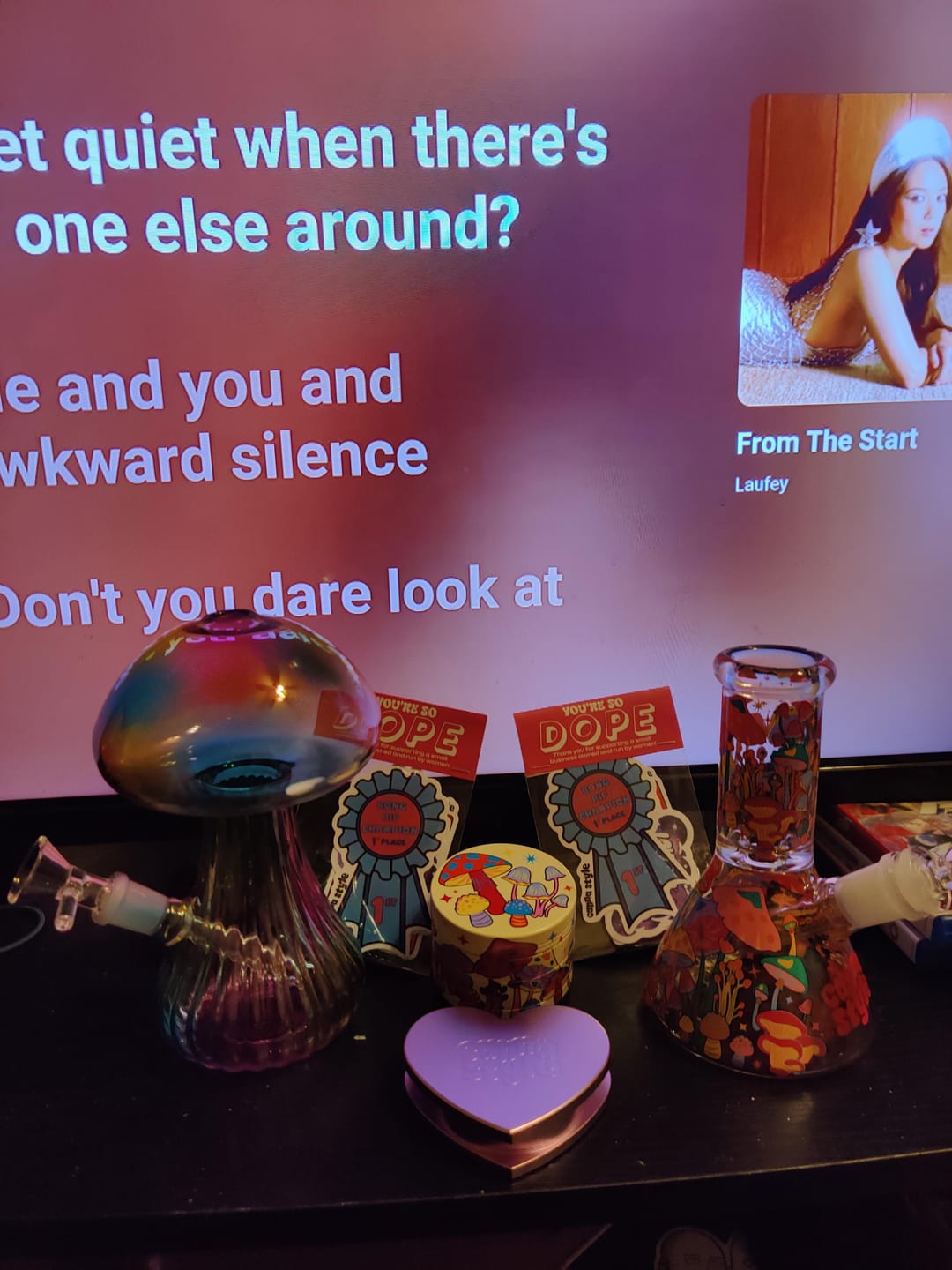 Customer photo review of COLORFUL MUSHROOM BONG 6"