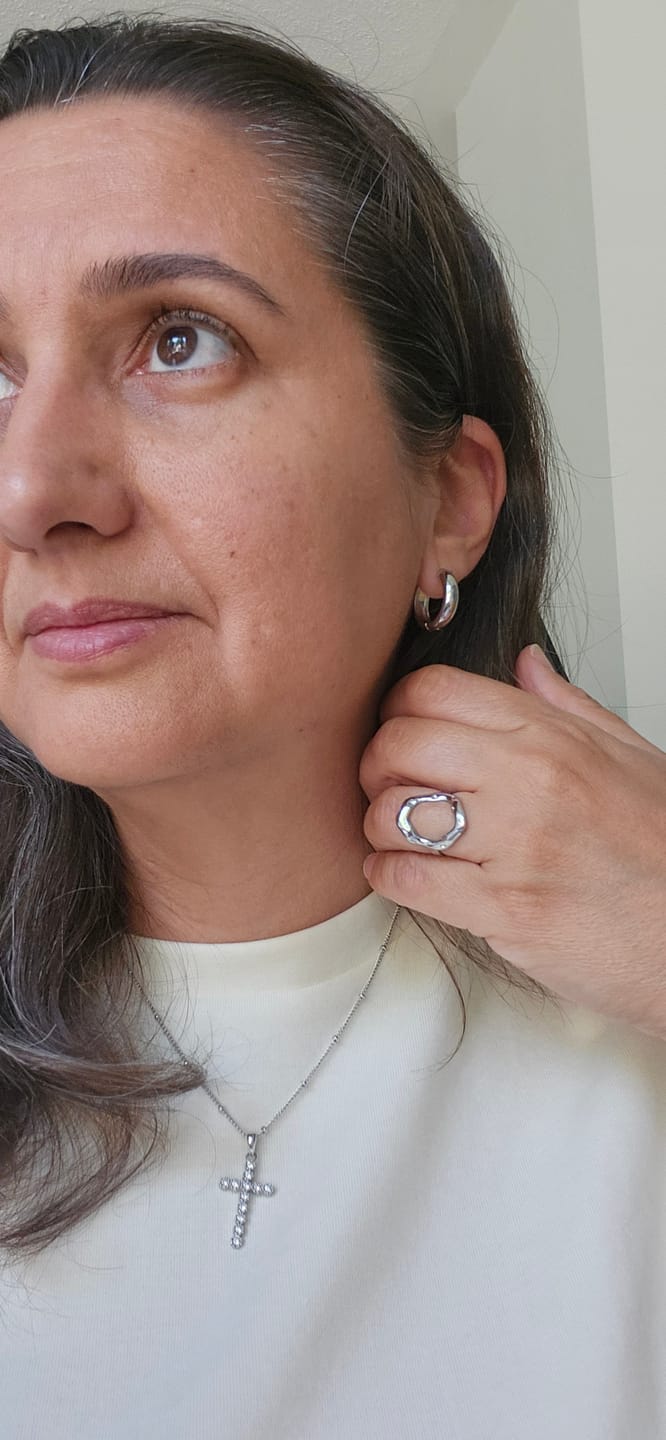 Customer photo review of Cairo Band Ring — Silver