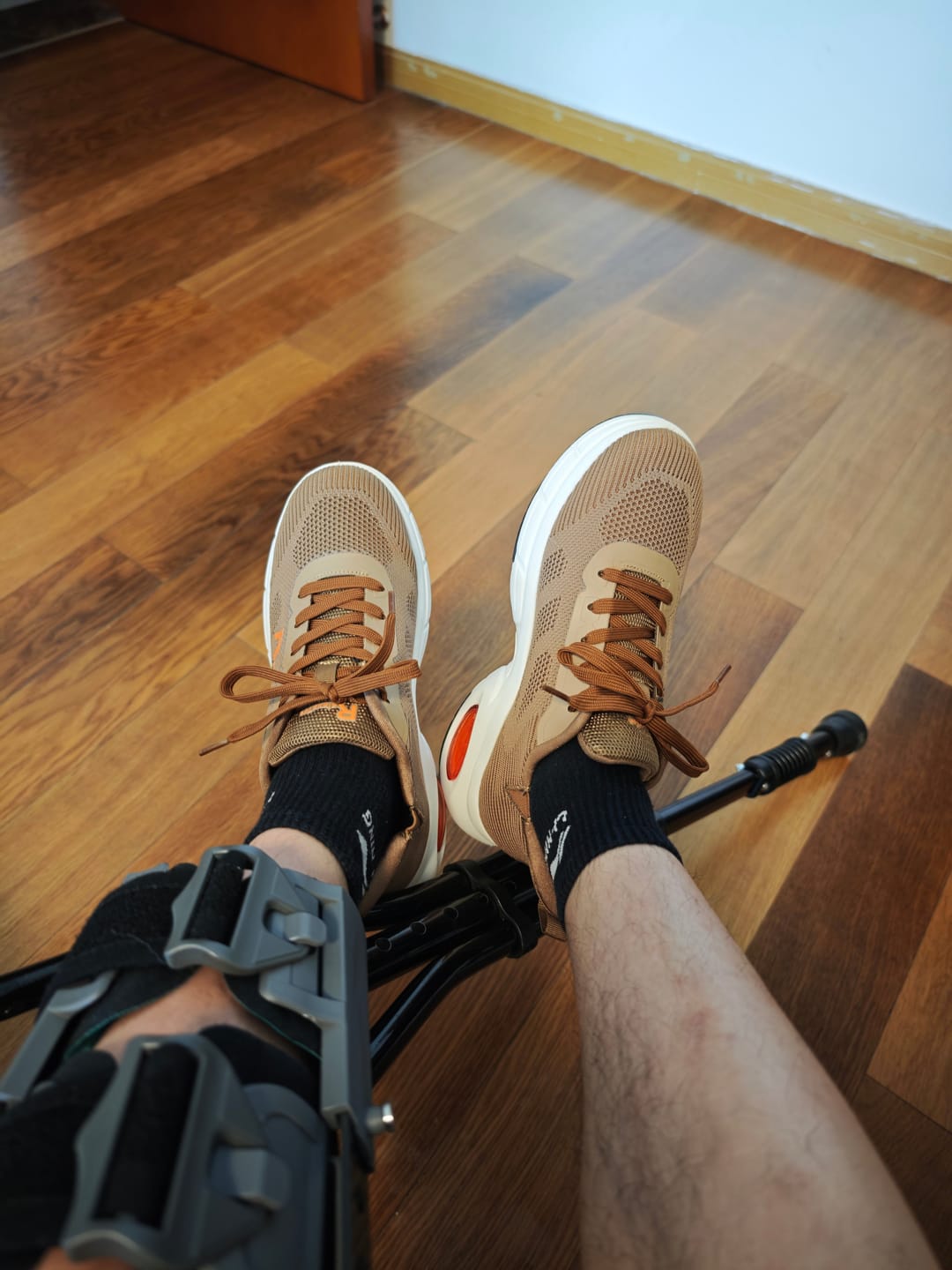 Customer photo review of RelaxaToe Hands-Free Wide Toe Box Walking Shoes