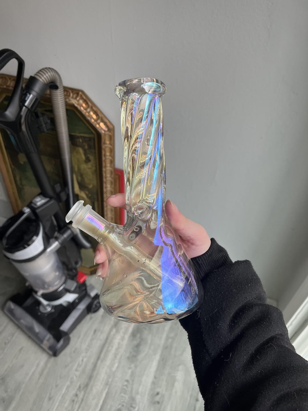 Customer photo review of IRIDESCENT SWIRL BONG 8"