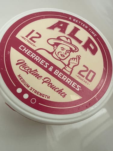 Customer photo review of Cherries & Berries Nicotine Pouches