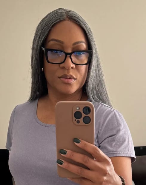 Customer photo review of Luvwin Salt & Pepper Gray Beginner Friendly Glueless Straight Wig 100% Human Hair