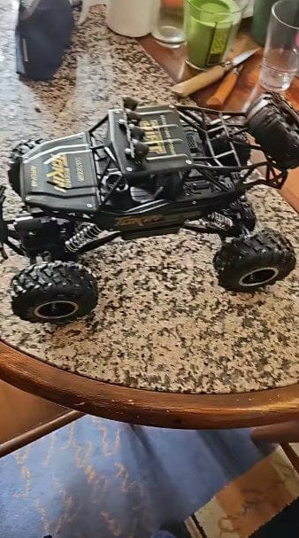 Customer photo review of Ferngesteuerter Offroad Truck RC Auto 4x4 | Allradantrieb Stoßdämpfer Geländewagen 1:12