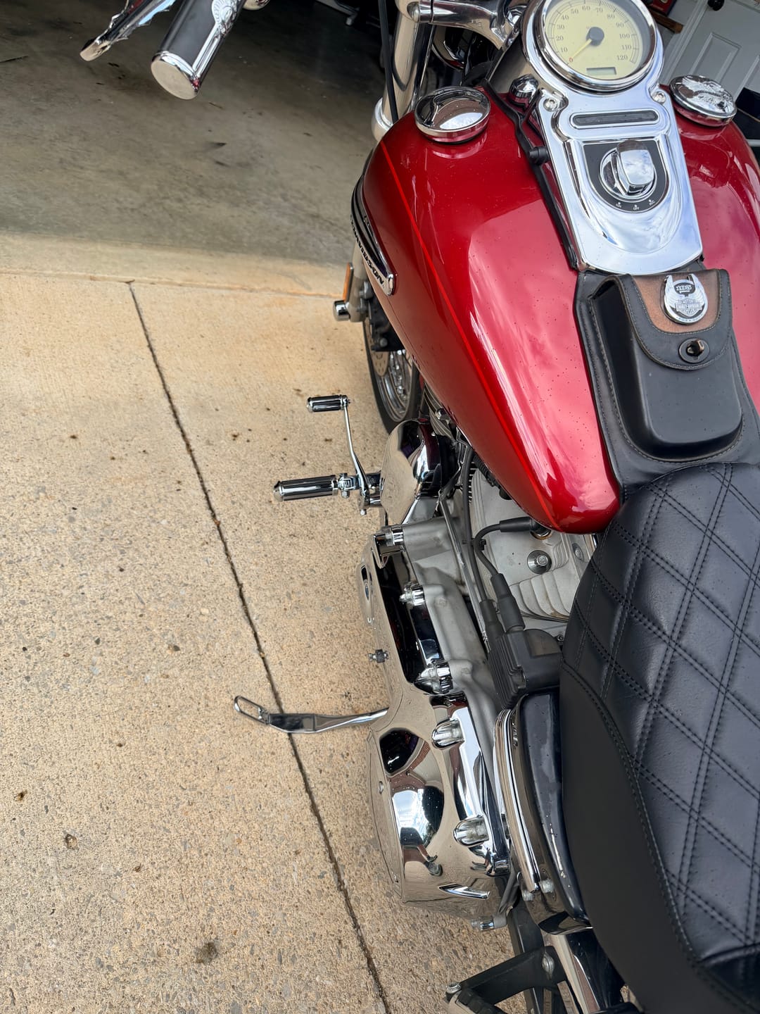 Customer photo review of Custom Chrome Forward Control Ribbed Pegs Mount Kit Chrome Fit For Harley Dyna Glide 1991-2014