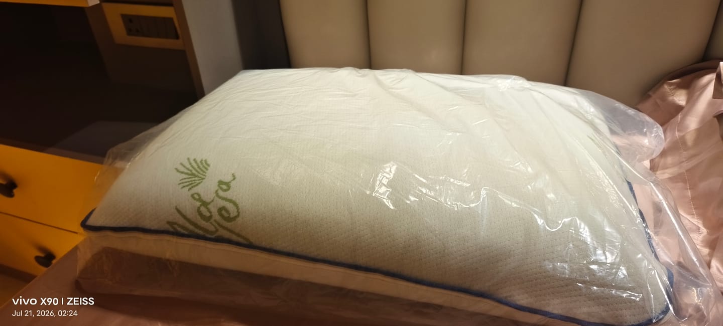 Customer photo review of Flo Adjustable Pillow (Memory Foam)