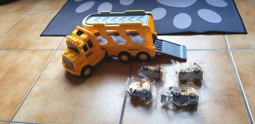 Customer photo review of Spielzeug LKW mit Licht und Sound | Transporter Set 4 Mini Autos Kinder