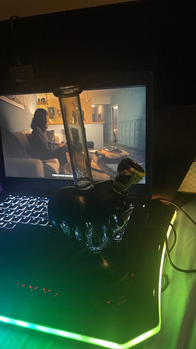 Customer photo review of GOTH HEART BONG