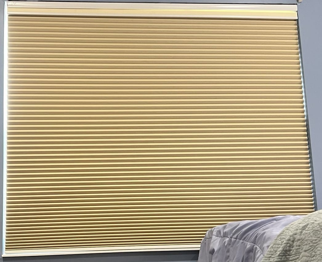 Customer photo review of SmartWings Motorized Blackout And Light Filtering Day/Night Cellular Shades Nowa