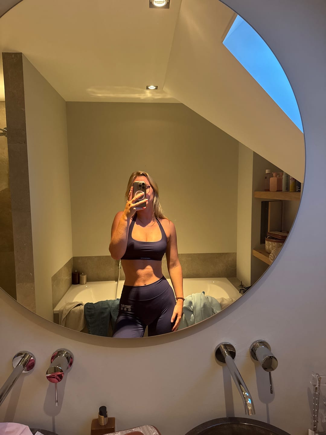 Recenzja zdjęcia klientki dotycząca biustonosza ACTIVE HALTER BRA NAVY