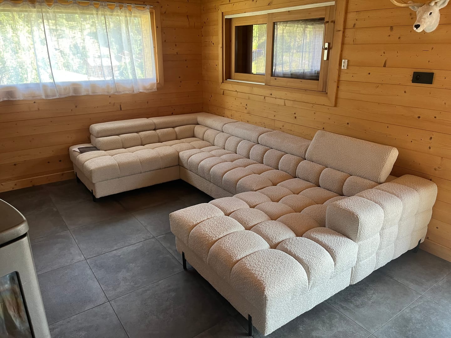 Customer photo review of Montceau – Canapé panoramique en U convertible avec coffre et têtières réglables