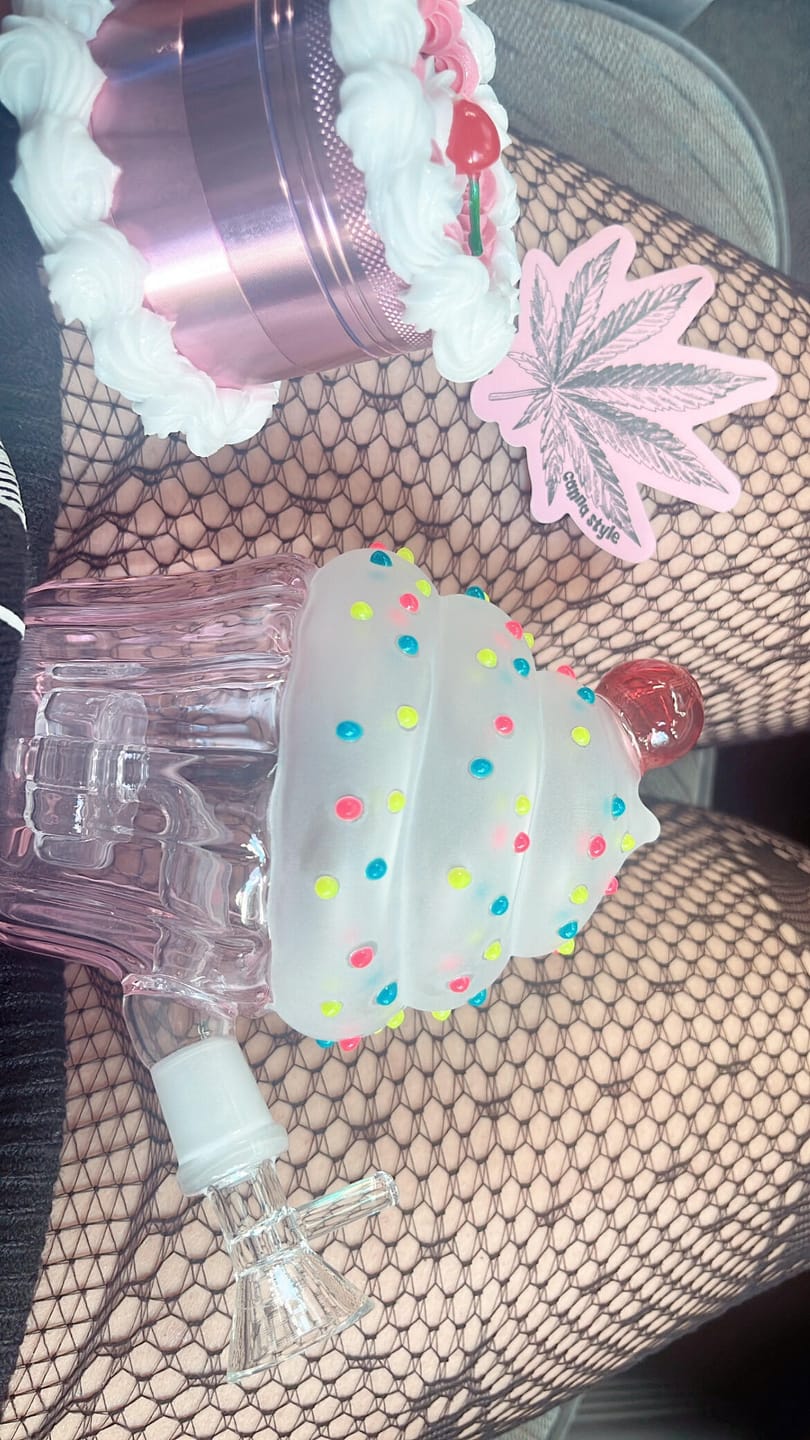 Customer photo review of CUPCAKE BONG