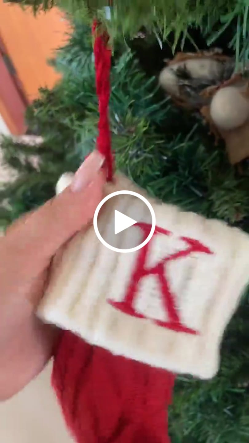 Customer video review of Decoração de Natal Meia com Letra do Alfabeto