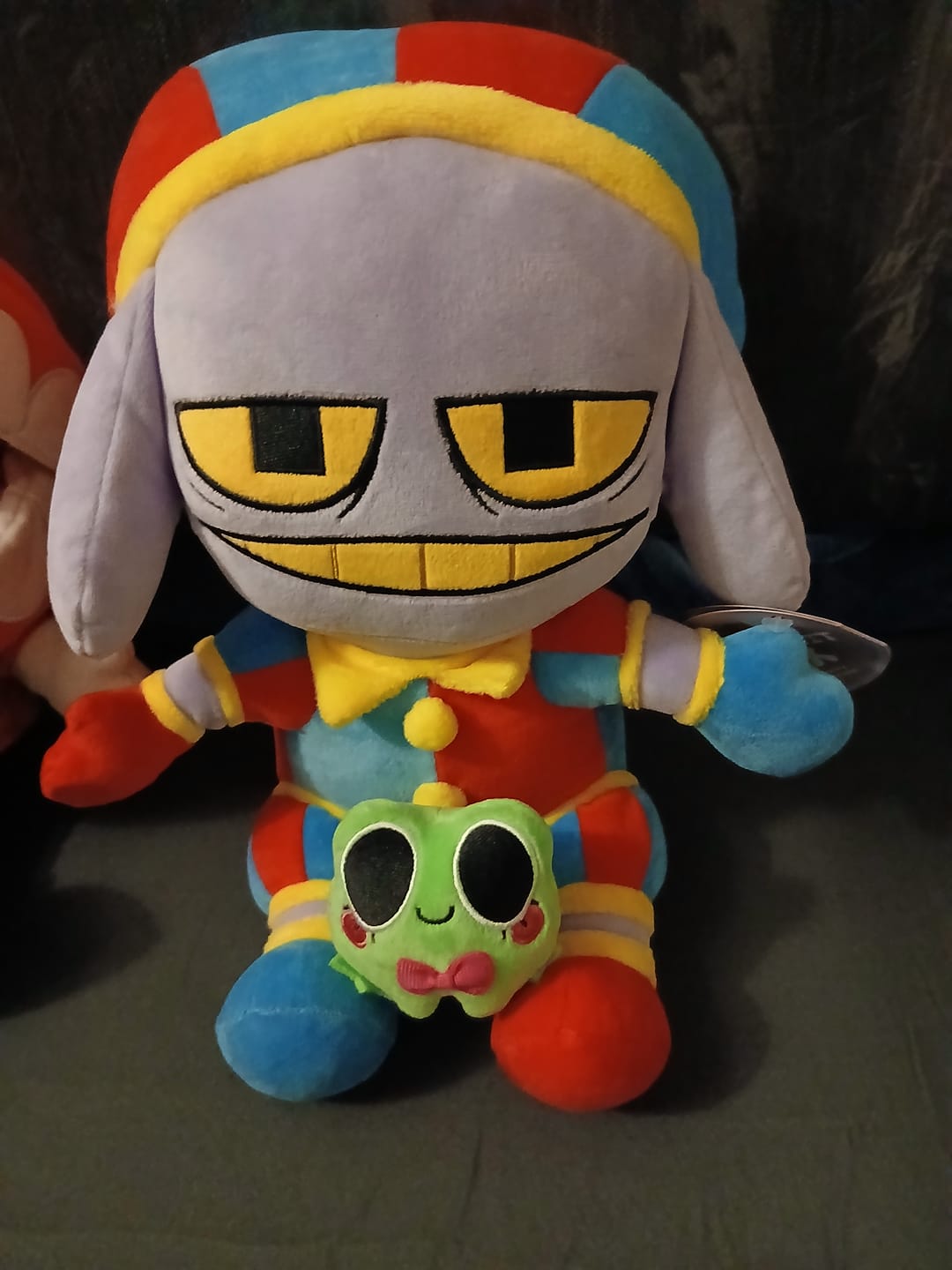 Customer photo review of Pomni-Suit Jax Plush