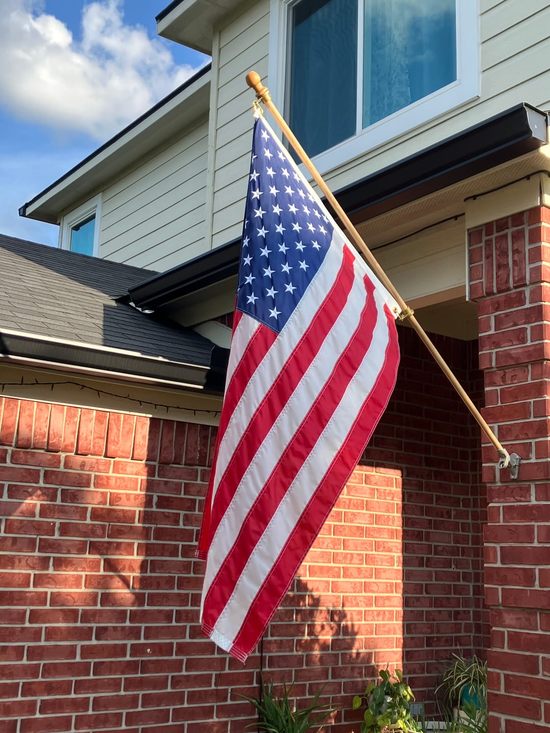 Customer photo review of Non-Tangle Flagpole Spinners