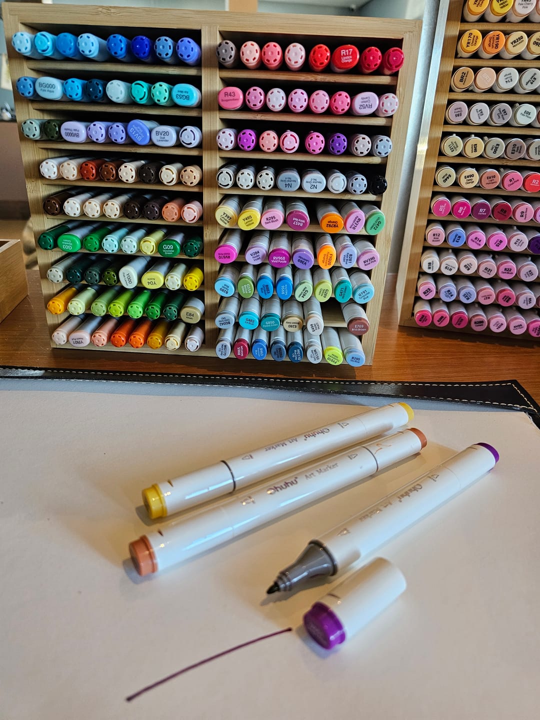 Customer photo review of Ohuhu Oahu 40 Colors Dual Tips Alcohol Art Markers, Fine & Chisel