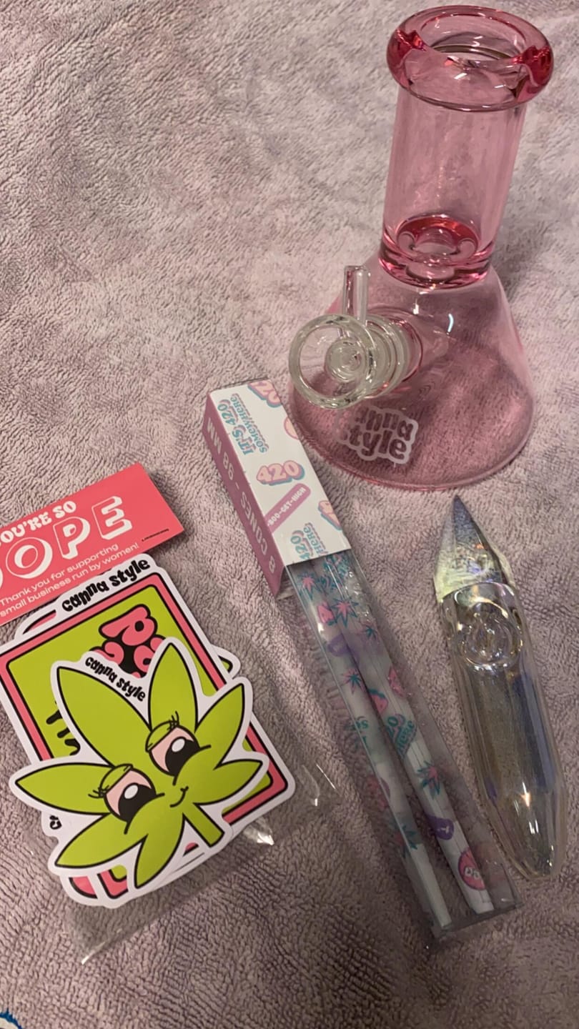 Customer photo review of MY FIRST BONG 6"