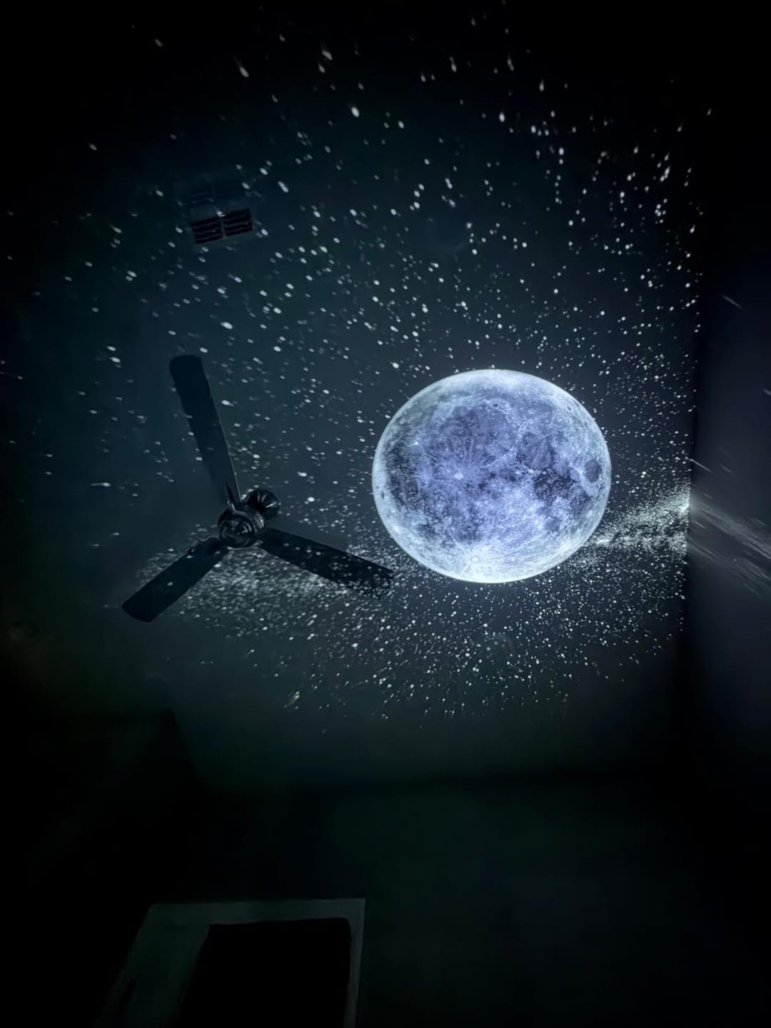 Customer photo review of NovaGlow™ Proyector de Galaxias