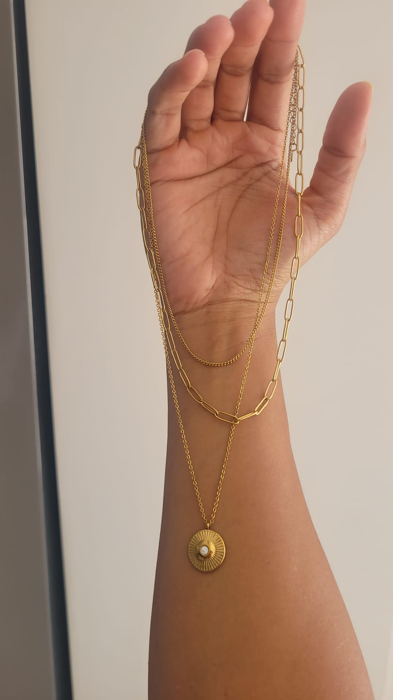 Customer photo review of Mix de Colares Cleópatra Banhado em Ouro 18K