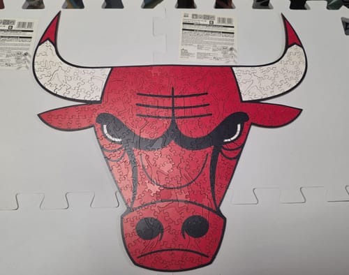 Customer photo review of Chicago Bulls™ - Wooden Puzzle