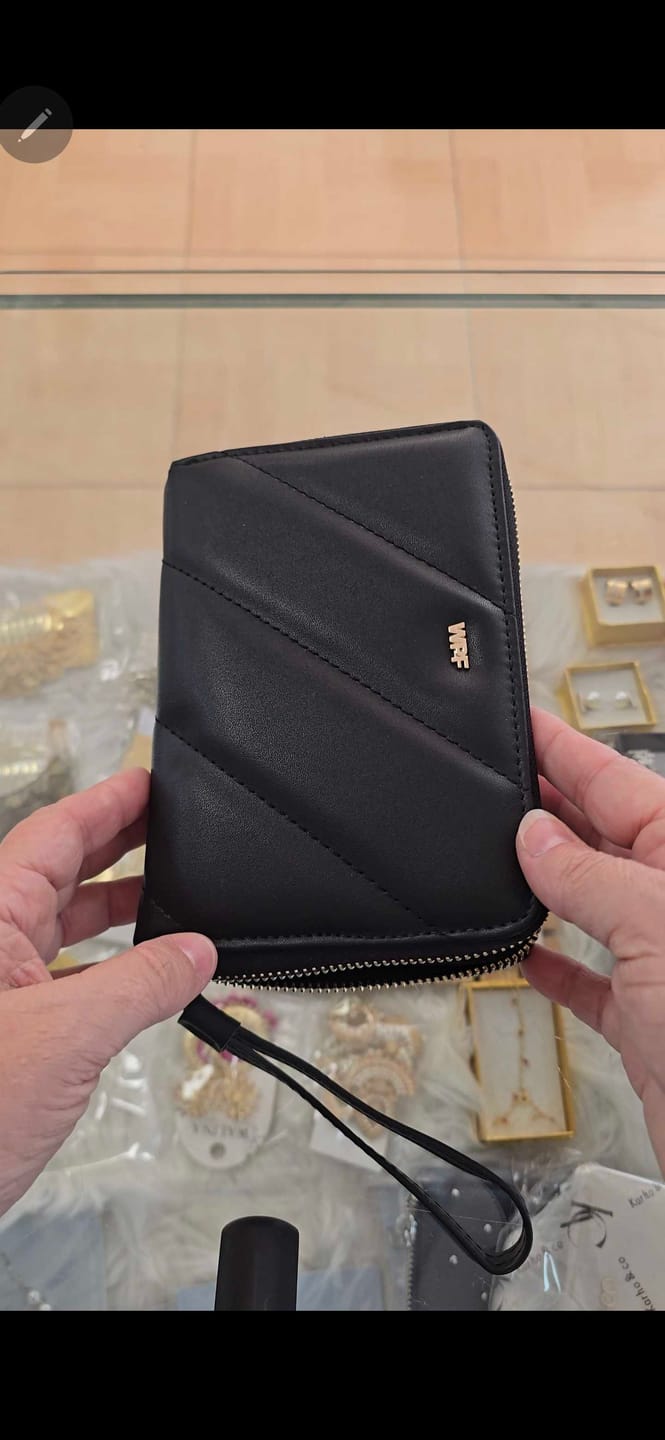 Customer photo review of Libreta de Ahorro con Cremallera A7