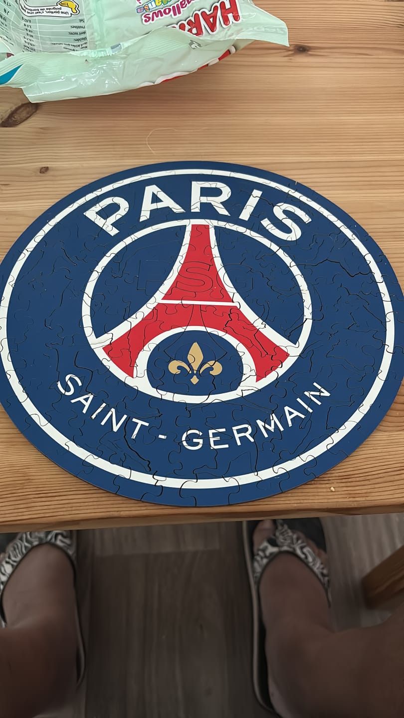Customer photo review of Logo Paris Saint-Germain® - Puzzle en Bois