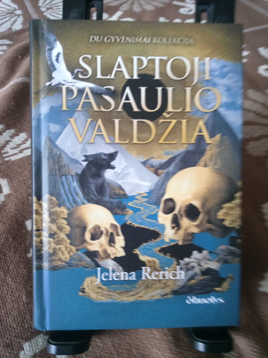 Customer photo review of Dievų žemė: ilgai slėpti pasakojimai apie apsilankymą Šambaloje pas Išminties Mokytojus